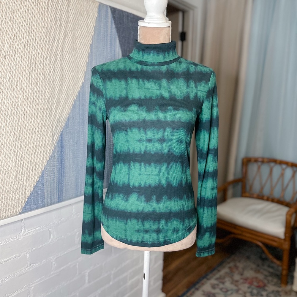 FRNCH Paris Green and Black Tie-Die TurtleNeck Lightweight Sweater